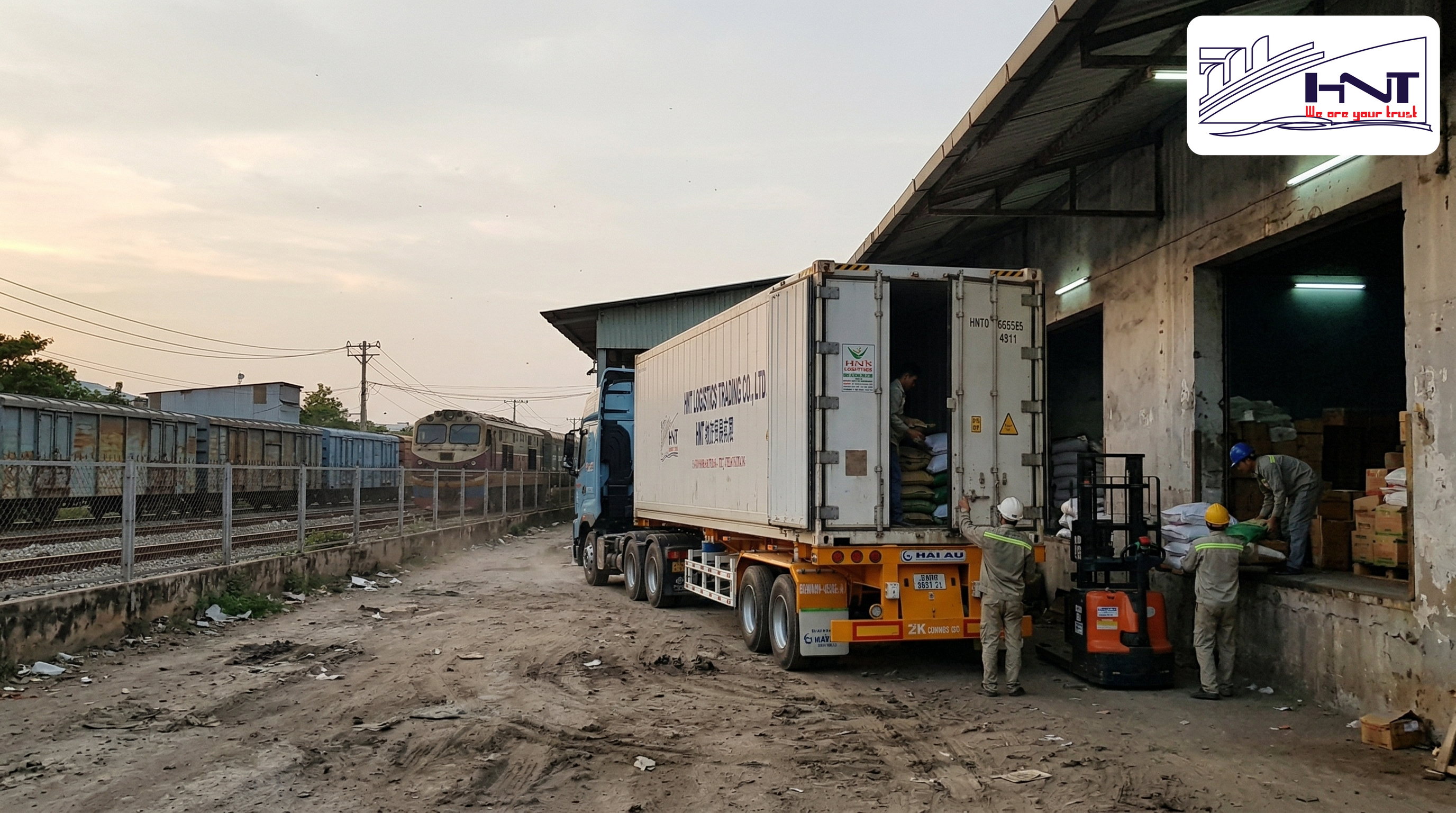 Solution for sending goods North-South via railway